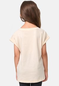 Urban Classics EXTENDED SHOULDER - T-shirts - whitesand