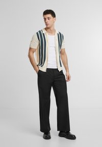 PROHIBITED UNISEX czarny