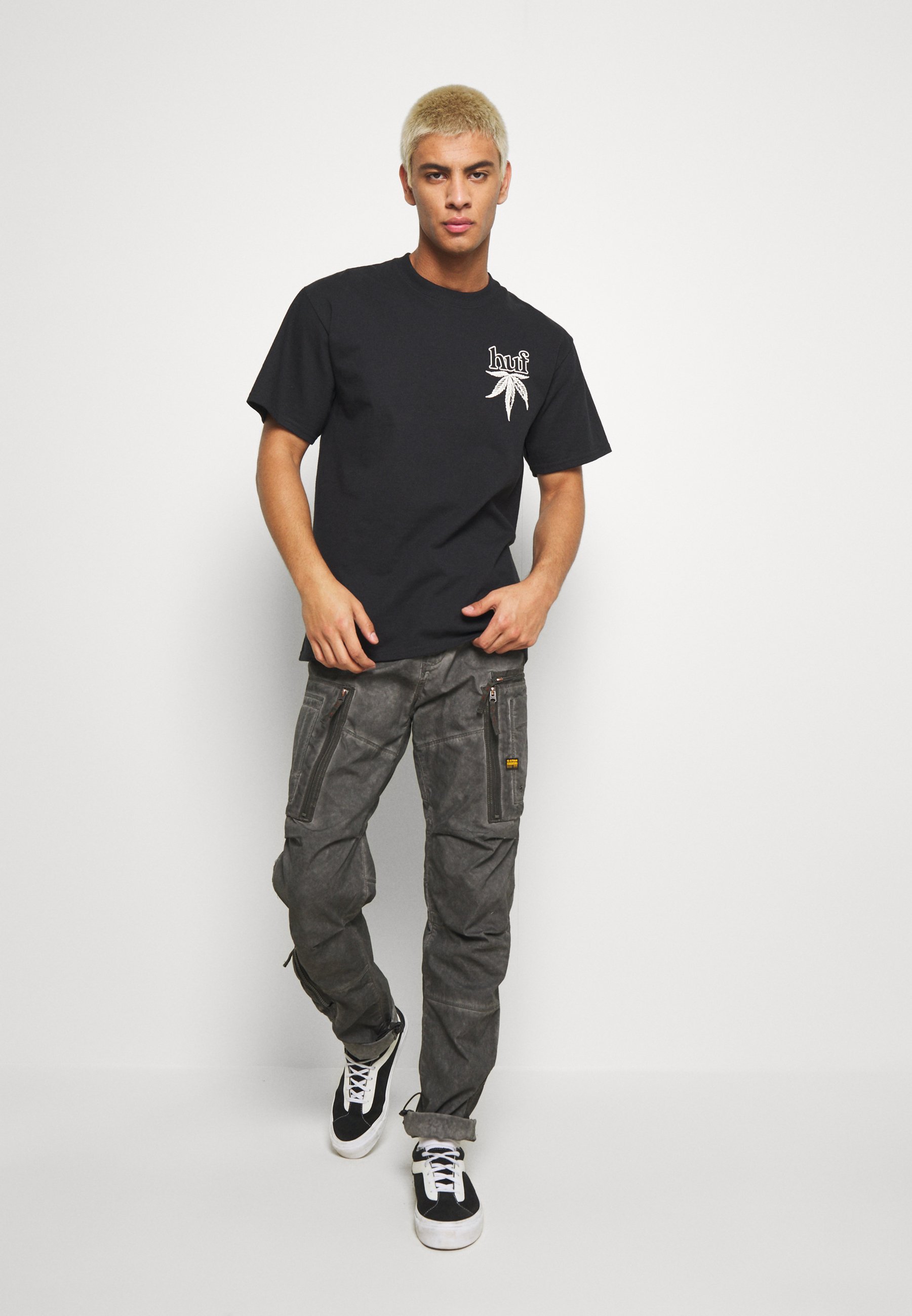 HUF FOUR AND TWENTY TEE T shirts med print black HUF FOUR AND TWENTY TEE - T-shirts med print - black