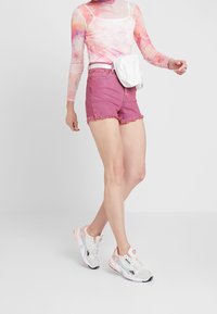 Levi's® Farkkushortsit - pink