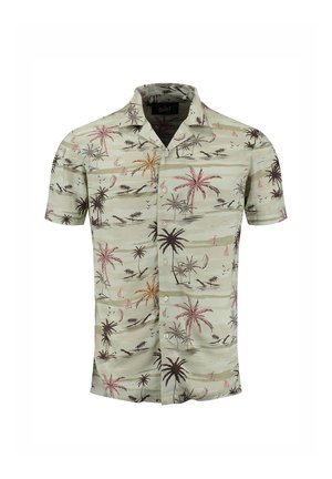 Koszula z krótkim rękawem, zapinana na guziki, o beżowym tle, z tropikalnym wzorem palm i żaglówki w odcieniach różu, brązu i pomarańczy.