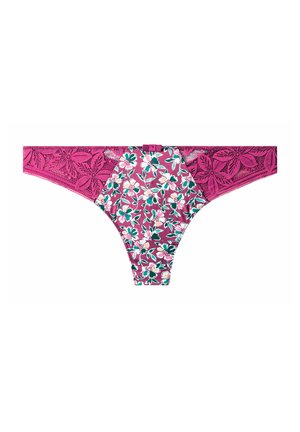 String floral en dentelle avec une bande de taille en dentelle rose vif et un panneau central orné de fleurs roses, vertes et blanches sur un fond sombre.