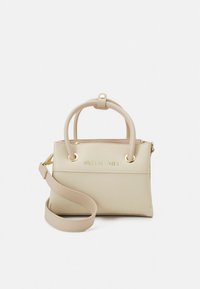 Beežist nahast käekott, millel on struktureeritud kuju, kuldne riistvara, topelt ülemised sangad ja eemaldatav rihm. Omab reljeefse logoga detaili.