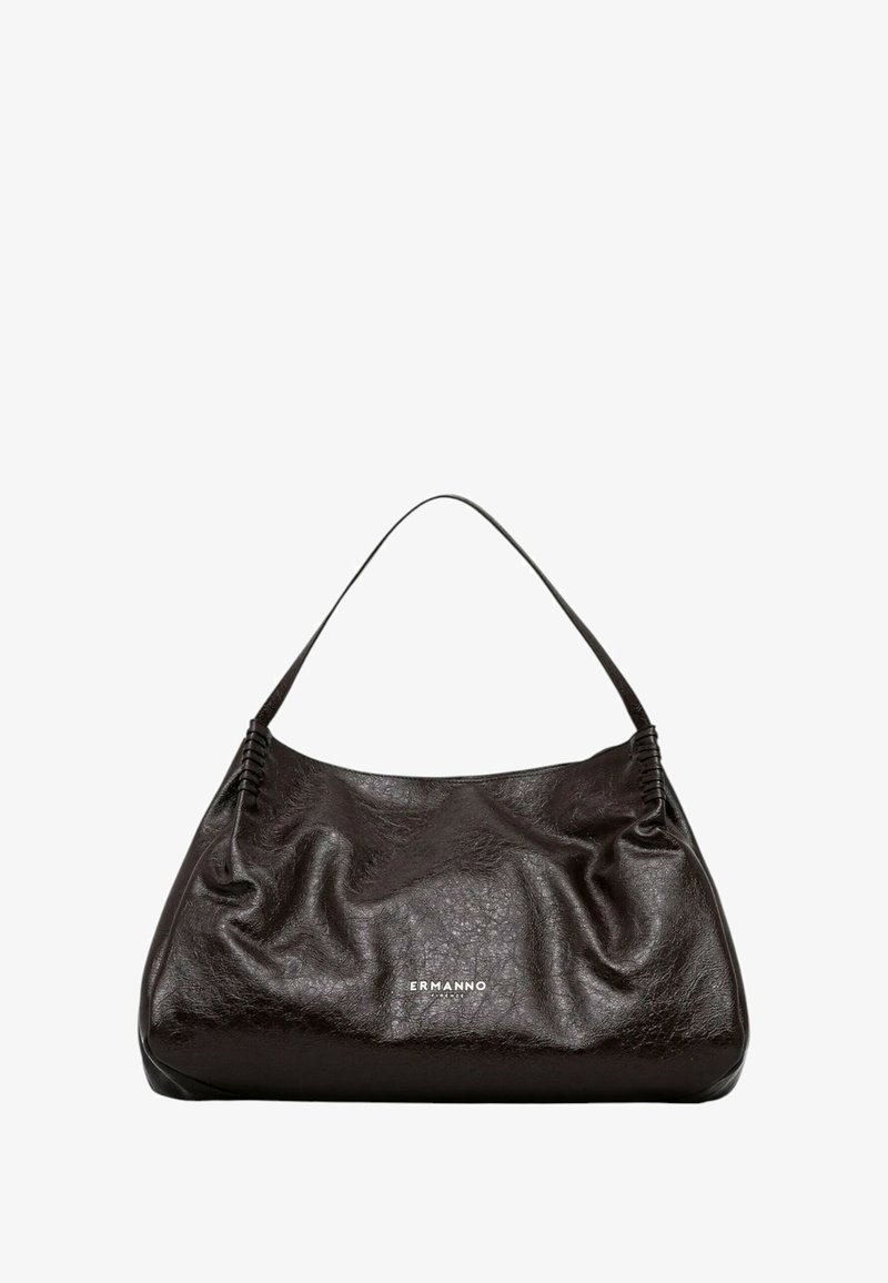 Borsa a tracolla in pelle nera con design morbido, dotata di una tracolla singola e sottili dettagli arricciati. Il logo del marchio è impresso sul davanti.