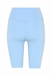 Shorts extensibles bleu clair, taille haute, longueur au genou, avec détails de couture visibles sur fond blanc.