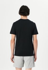 Thumbnail Image 4