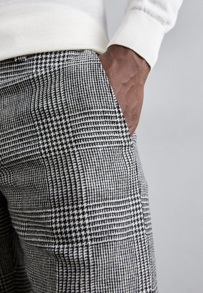Tiger of Sweden TYLER. - Nohavice - black/white