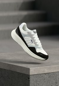 Επιλέχθηκε, white/black