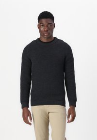 Selected Homme SLHVINCE BUBBLE CREW NECK - Pulover - peat