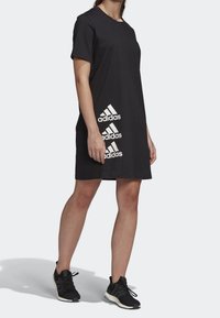 adidas Performance Robe en jersey - black
