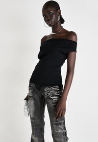 Thumbnail Image 5