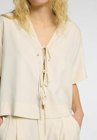 Selected Femme SLFNATUK 2/4 BOXY TIE  B - Blusa - birch