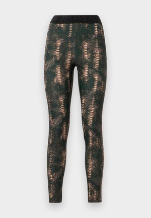 Tight-fitting leggings in dark green with a snake skin pattern, featuring a wide black waistband with embossed brand name.