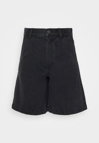 Černé džínové šortky s klasickým střihem, vybavené zapínáním na knoflík, poutky na opasek a olemovanými okraji. Látka má jemnou texturu.