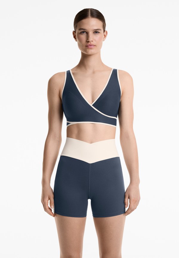 PERFECT-ADAPT MEDIUM-SUPPORT CROSSOVER - Sport-BH mit mittlerer Stützkraft