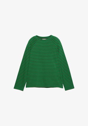Majica z dolgimi rokavi in okroglim izrezom, z zelenimi in temno rjavimi vodoravnimi črtami, položena na ravno podlago na belem ozadju.