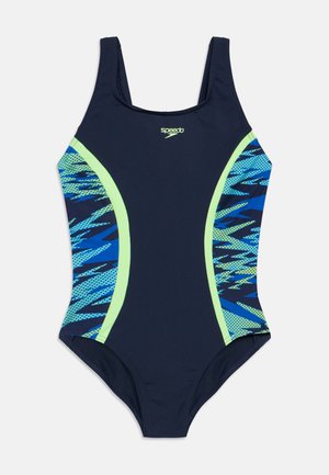 Costum de baie întreg, cu corp bleumarin, cu accente grafice albastre și verzi și design sportiv. Confecționat din material elastic, ideal pentru înot.