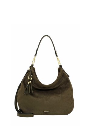 Borsa a mano in camoscio verde oliva scuro con forma curva, ferrature dorate, dettaglio con nappina e manico superiore singolo con tracolla staccabile.