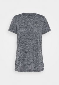 Šedé sportovní tričko s krátkým rukávem a texturovaným vzorem, s kulatým výstřihem. Na horní levé části hrudníku se nachází malé logo.