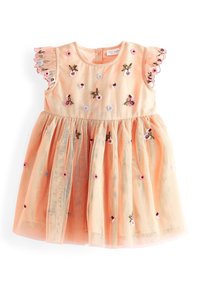 Pfirsichfarbenes Babykleid mit floralen Stickereien, schwingenden Ärmeln, gerafftem Tüllrock und einer Knopföffnung hinten.