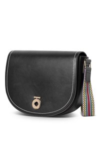 Borsa a tracolla nera in pelle con cuciture bianche e logo in hardware dorato. Presenta una tracolla colorata a strisce per un trasporto regolabile.