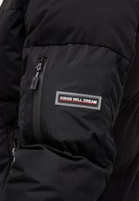 Kings Will Dream SANDERS SHORT  BOMBER JACKET - Casaco leve - jet black