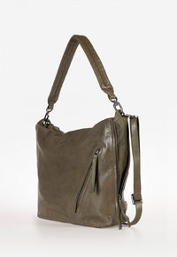 Olivgrüne Leder-Schultertasche mit strukturierter Oberfläche, die ein Hauptfach und eine Reißverschlusstasche auf der Vorderseite bietet. Verstellbarer Riemen inklusive.