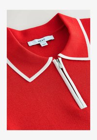 Non sélectionné, red tipped