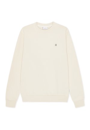 Kremowa bluza z długimi rękawami, ściągaczami na mankietach i u dołu, okrągłym dekoltem oraz dyskretnym, zielonym haftem "II" na piersi.
