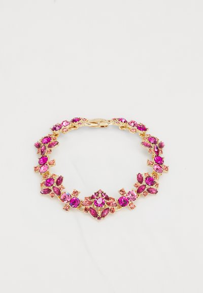 Guldtonet armbånd med forskellige rosa ædelstene i marquise- og rund former, arrangeret i et blomstermotiv med delikate detaljer.