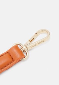 Valentino Bags OCARINA - Rokassoma - zucca