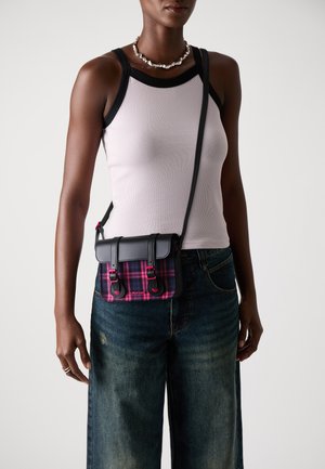 SATCHEL BAG UNISEX - Cross body bag - black/pink multi kiev/tartan