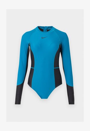Maillot de bain Nike à manches longues, bleu et noir, avec col rond et fermeture éclair au dos, conçu pour les sports nautiques.