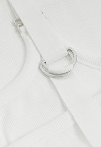 Reiss REGULAR FIT - ISABELLA STRETCH RING STRAP - Toppi - white