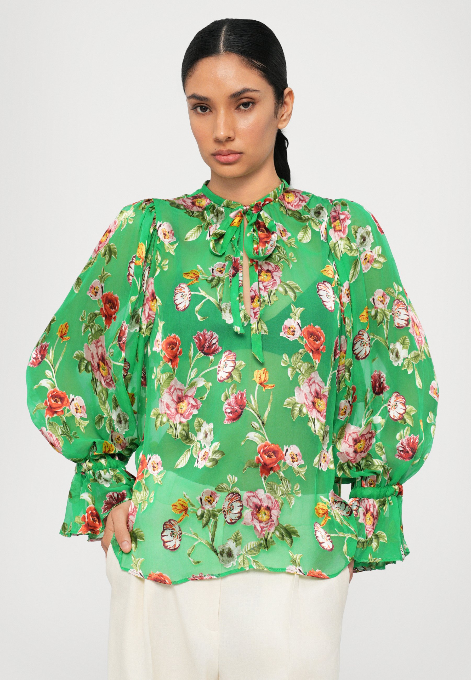売れ筋商品|||アリス アンド オリビア シャツ レディース トップス MORANNE TIE NECK RUFFLE SLEEVE - Blouse - green Alice + Olivia Moranne Tie-Neck Blouse | Neiman Marcus