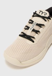 TYR CXT2F piaskowy