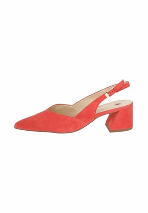 Scarpa slingback rossa in suede con punta affusolata, tacco basso a blocco e cinturino regolabile. Presenta una texture liscia e un design minimalista.