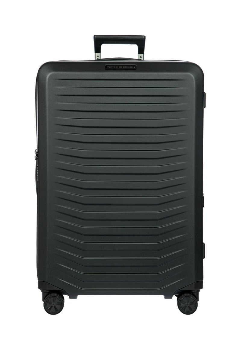 Schwarzer Hartschalenkoffer mit gerillter Oberfläche, teleskopischem Griff und vier Rädern für die Mobilität. Verfügt über einen Reißverschluss und Seitentaschen.