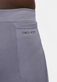 Nike Performance Leggings - light grey