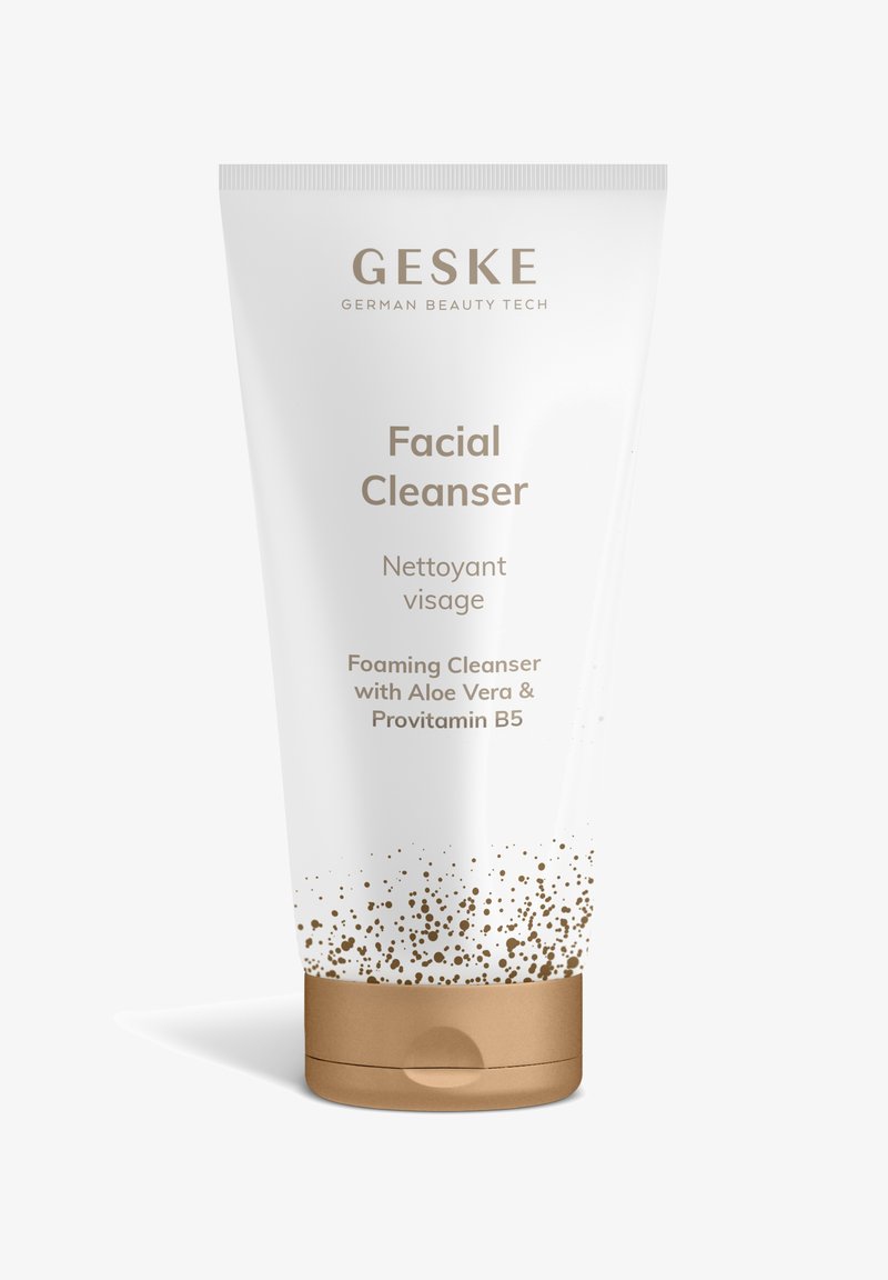 Geske Facial Cleanser Tube mit schäumender Formel, die Aloe Vera und Provitamin B5 enthält, weiß mit goldgesprenkeltem Design und goldenem Verschluss.