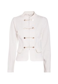 Veste blanche ajustée à manches longues, dotée de boutons dorés et de fermetures en corde tressée, ainsi que de deux poches avant avec des accents décoratifs.