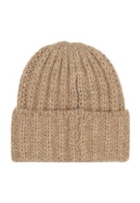 Berretto in lana lavorato a maglia beige con motivo a coste e risvolto, progettato per il calore e l'uso in inverno.