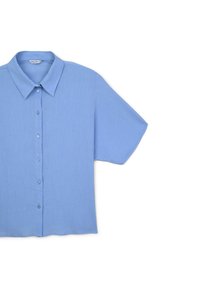 Camicia blu chiaro a maniche corte con colletto, tessuto texturizzato e sei bottoni sulla parte frontale.