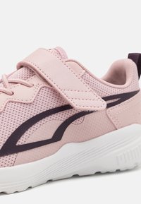 Puma Hardloopschoenen voor op de weg - mauve