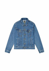 Chaqueta de mezclilla con un lavado azul claro, corte clásico, cuello puntiagudo, cierre de botones dorados y dos bolsillos en el pecho con costuras decorativas.
