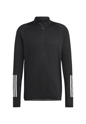 Schwarzes sportliches Langarmshirt mit einem Viertel-Längen-Reißverschluss, versehen mit reflektierenden weißen Streifen an den Ärmeln und einem strukturierten geometrischen Muster auf der Vorderseite.