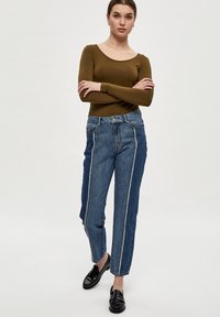 Desires DEGISELLE LONG SLEEVE SLIM TEE - Langarmshirt - military olive