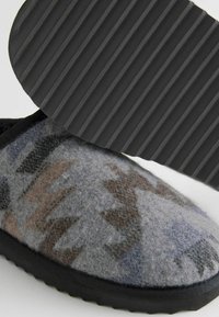 Next REGULAR FIT PATTERNED - Hjemmesko - grey