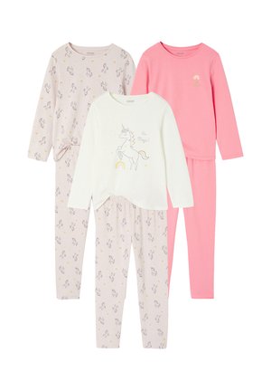 Drei langärmelige Kinderpyjamas: zwei Sätze mit Einhorn- und Regenbogenmotiven, einer einfarbig pink mit einem kleinen Regenbogen und dem Text "Es ist Magie!"
