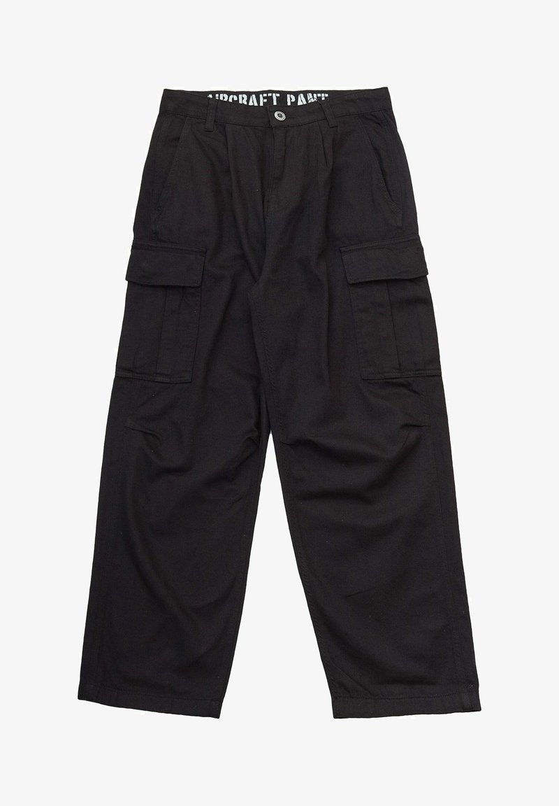 Calças cargo pretas feitas de algodão, com um ajuste descontraído, múltiplos bolsos laterais e uma cintura plana com detalhes visíveis.